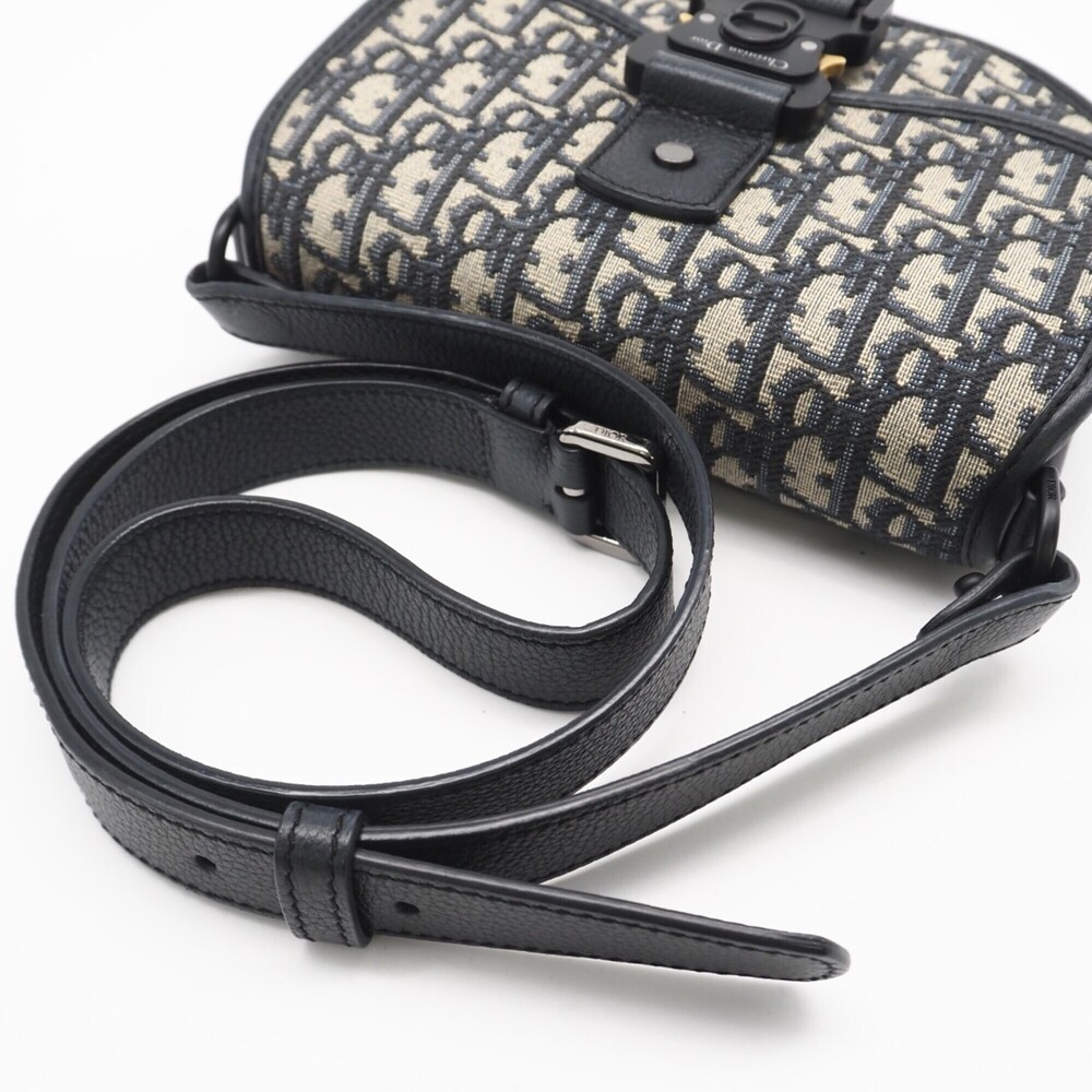 CHRISTIAN DIOR Gray Canvas Shoulder Bag - Picture 8 of 16
